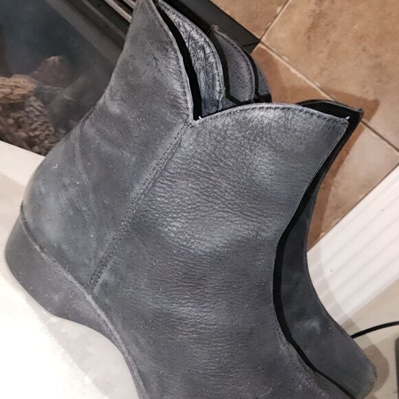 DANSKO LIZA 6.5/7 Black Suede Side Zip Up Prairie Boho Grunge Heel Ankle Boots - Picture 2 of 10